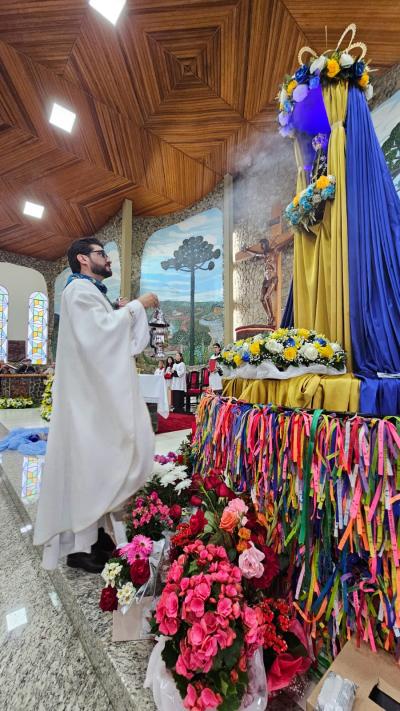 A Casa da Mãe Aparecida ficou pequena na segunda celebração da manhã em Laranjeiras do Sul